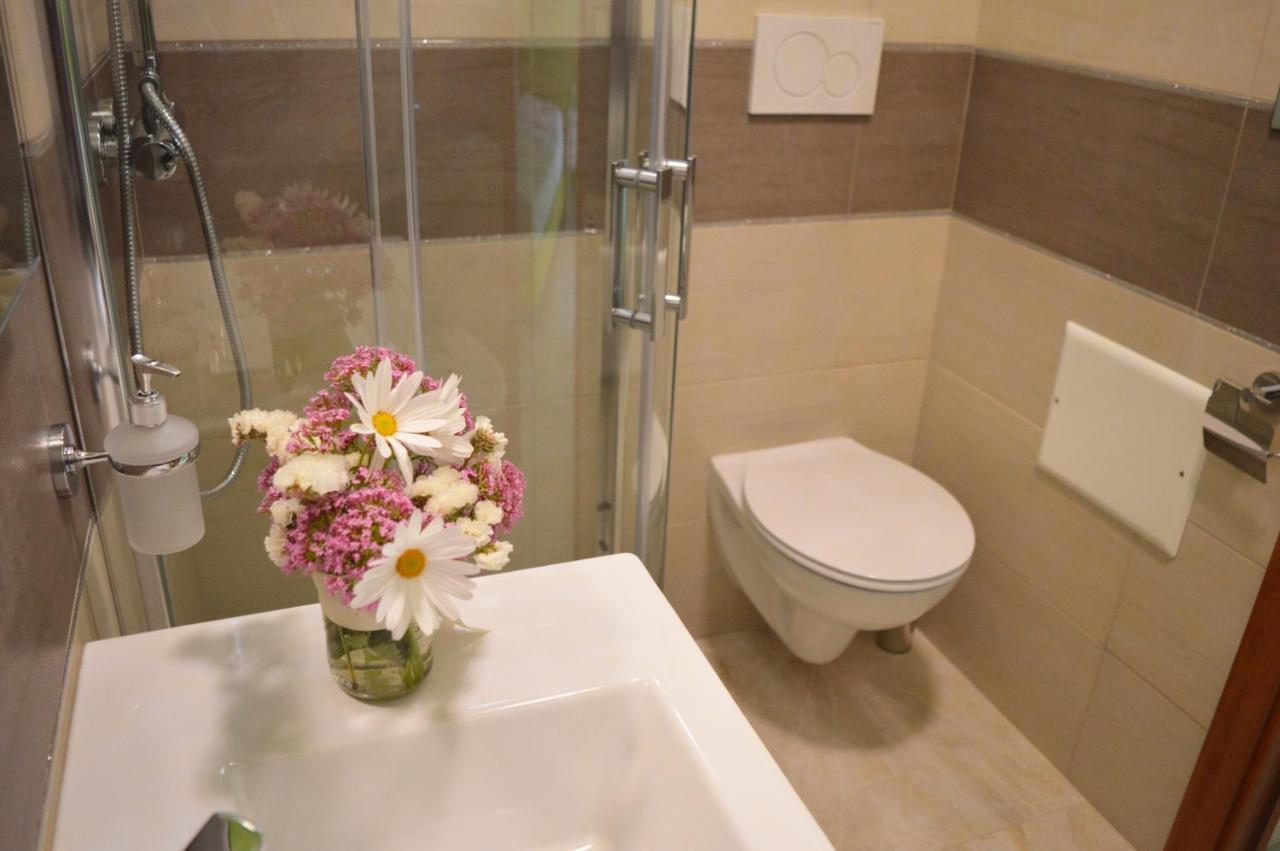 Tally B&B Salve Luaran gambar