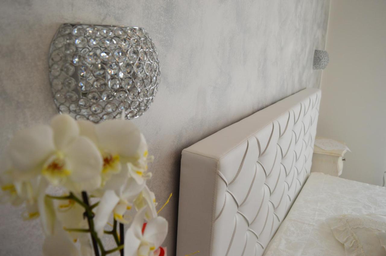 Tally B&B Salve Luaran gambar