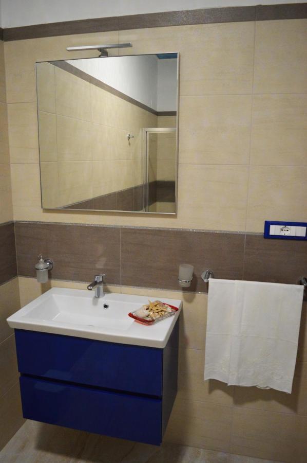 Tally B&B Salve Luaran gambar