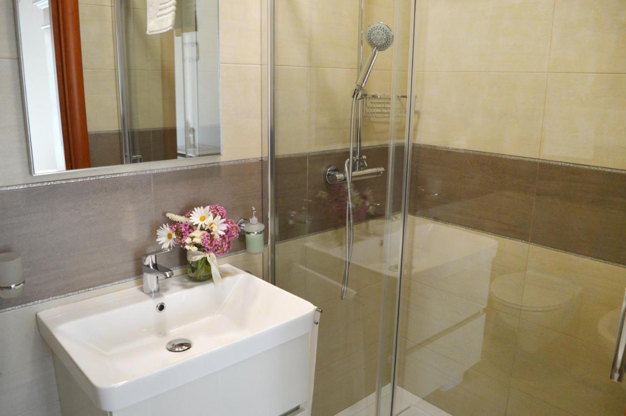 Tally B&B Salve Luaran gambar